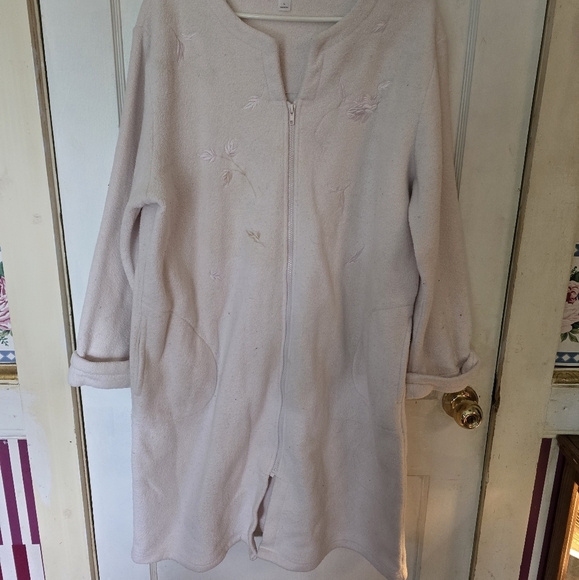 Miss Elaine Cream Zip-Up Robe - Picture 1 of 4